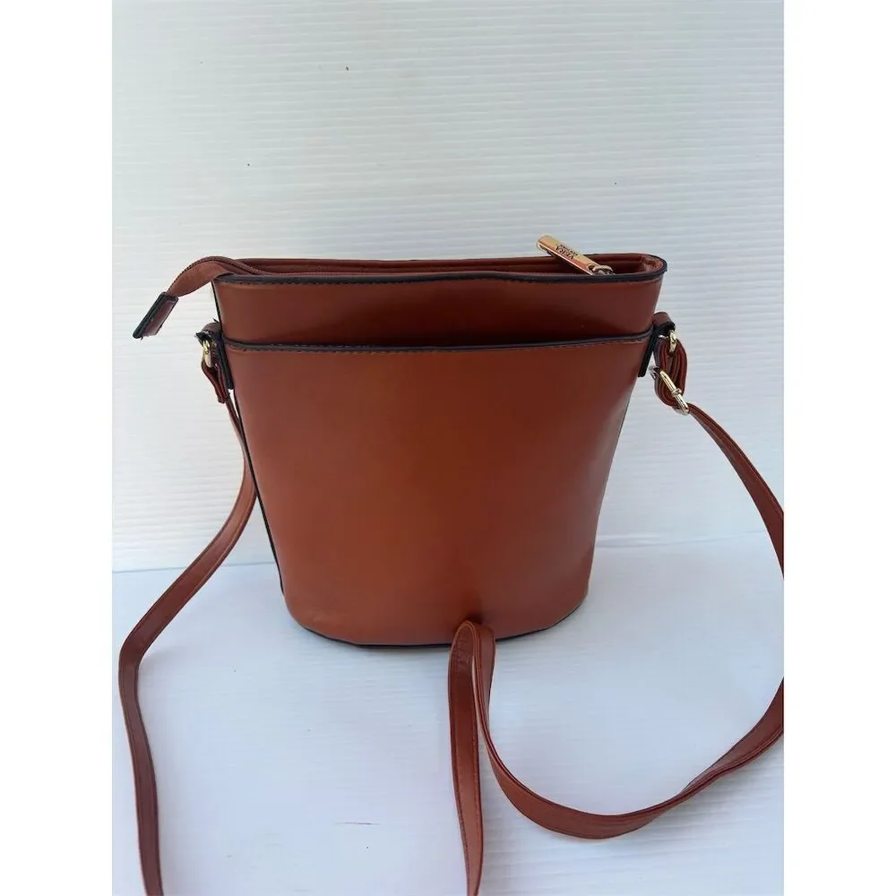 Vera Wang New York Women's Brown Crossbody Purse Adjustable Strap‎ Casual